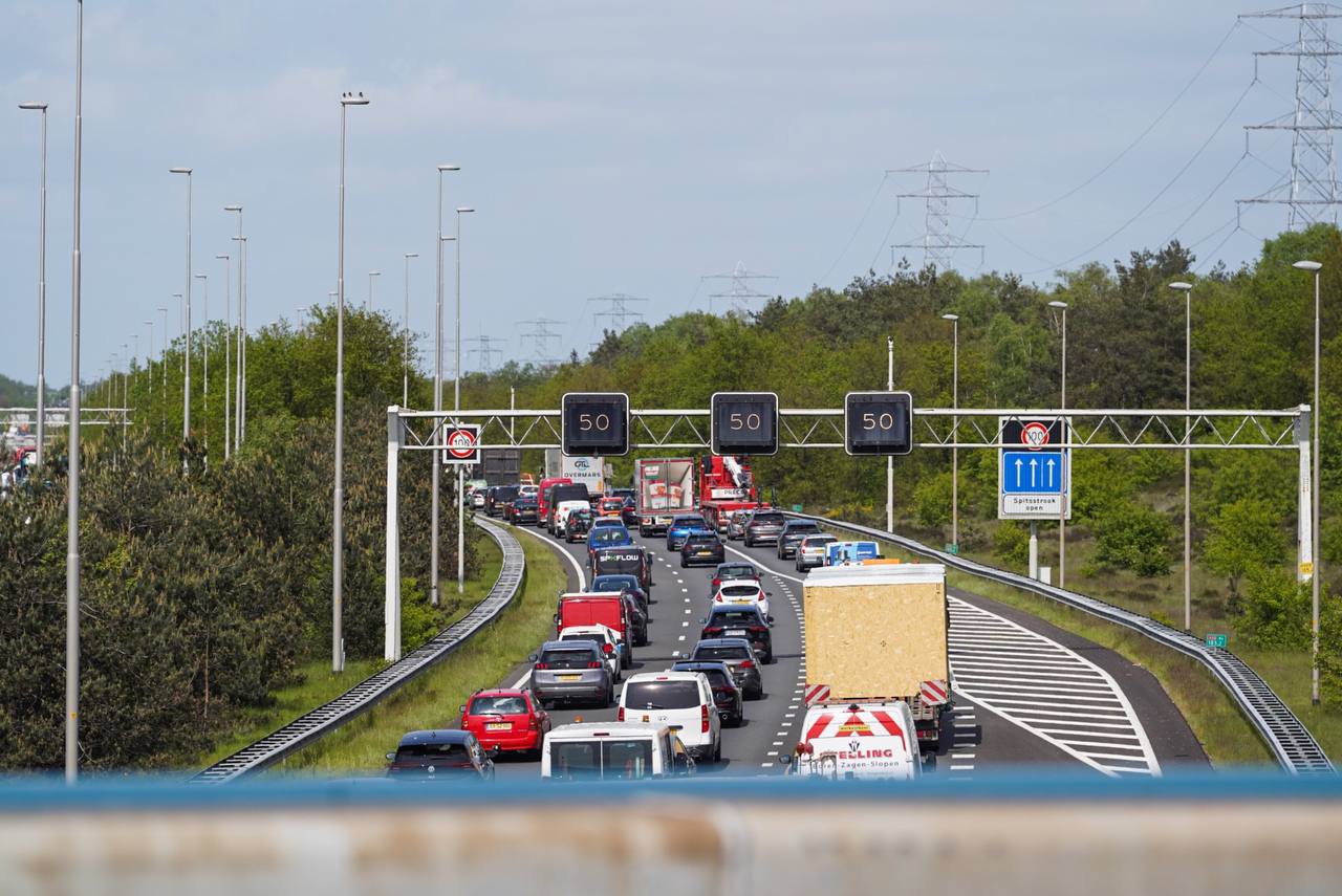 Technische storing op A50 tussen Arnhem en Apeldoorn zorgt voor lange files
