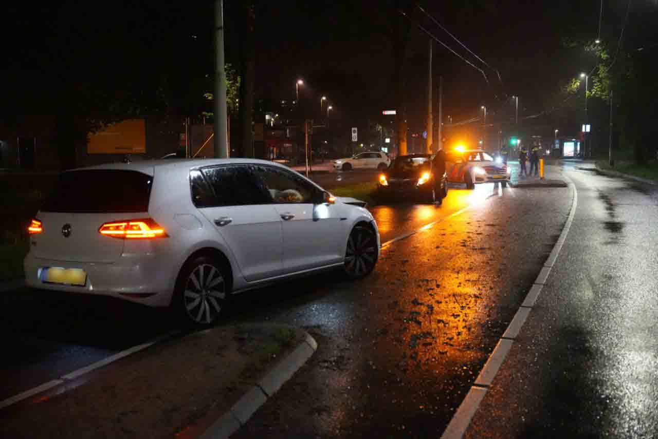 Spookrijder veroorzaakt aanrijding bij oversteekplaats in Arnhem