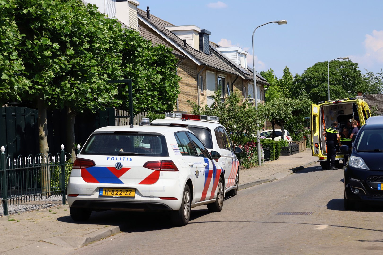 Man neergestoken op straat en raakt gewond