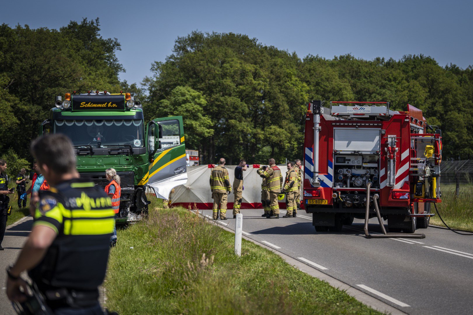 FOTO & VIDEO UPDATE: Motorrijder overleden na ernstig ongeval Scherpenzeel