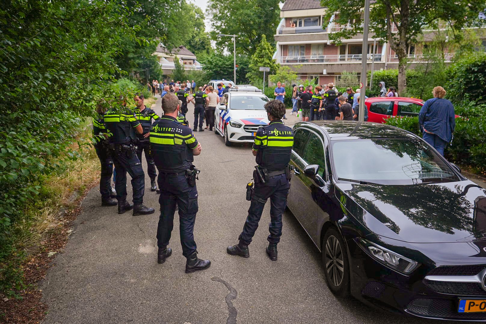Vechtpartij in Elderveld leidt tot vier aanhoudingen na aanhoudend conflict in de wijk
