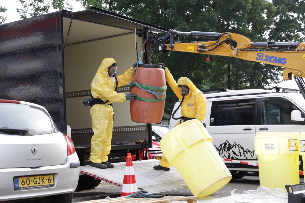 Velp ontsnapt aan ramp: ‘giftig, brandend en bijtend’ drugsafval staat dagenlang in woonwijk