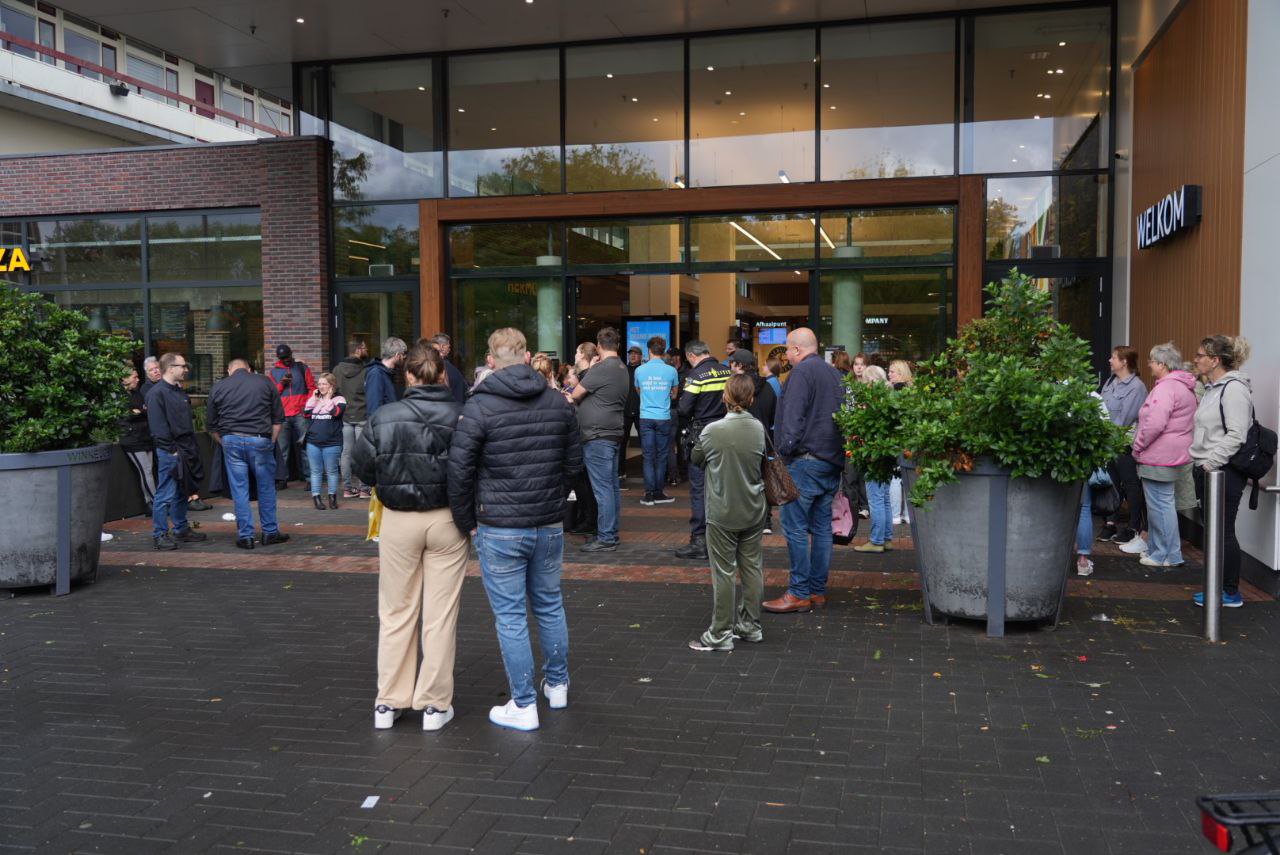 Winkelcentrum Presikhaaf korte tijd ontruimd door brand