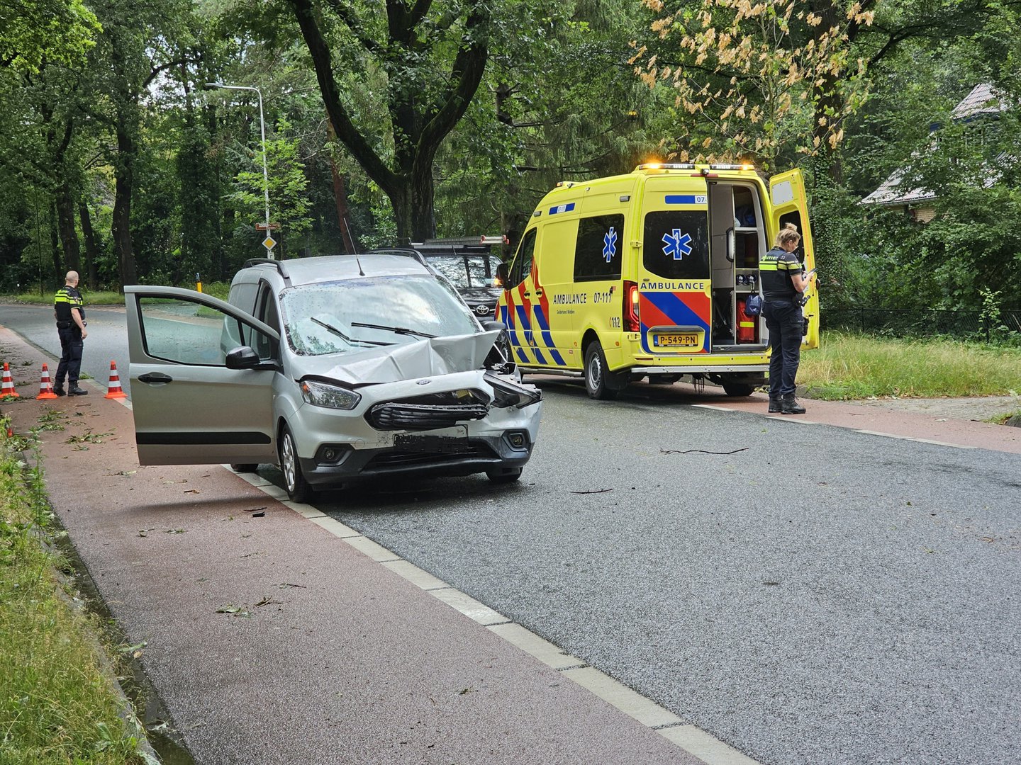 Forse schade door ongeluk tussen twee voertuigen