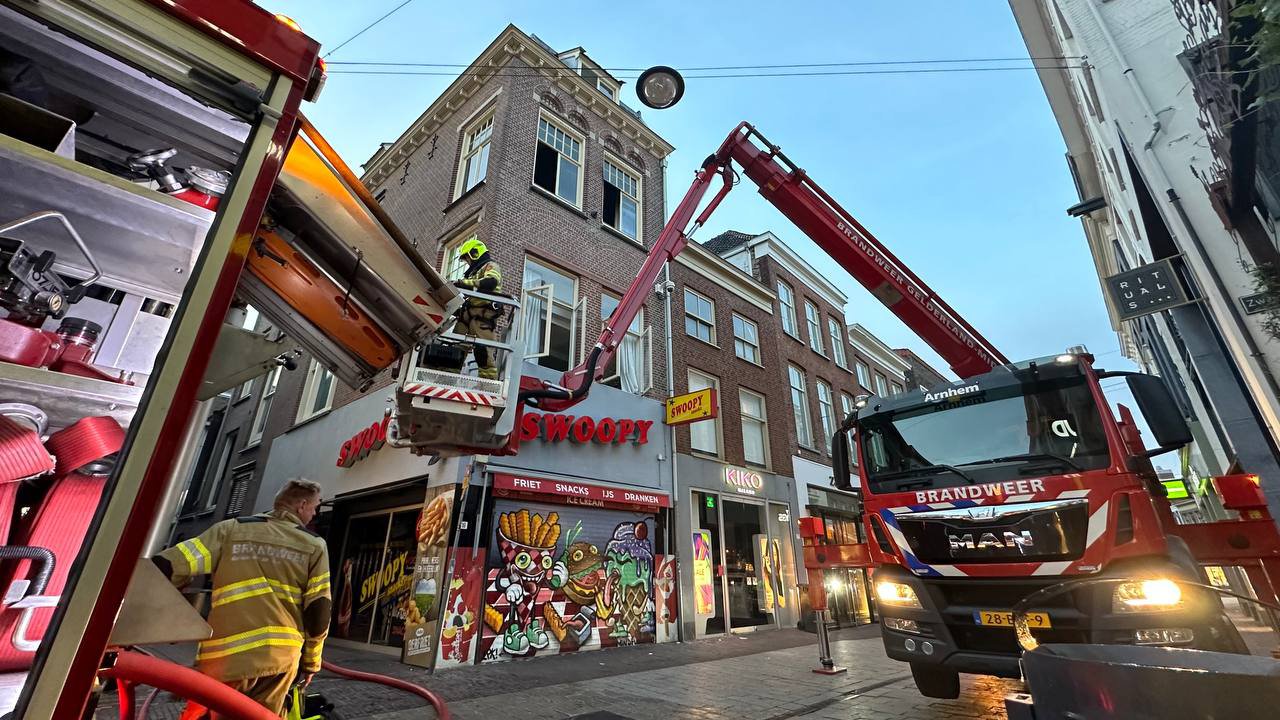 Uitslaande brand in binnenstad van Arnhem