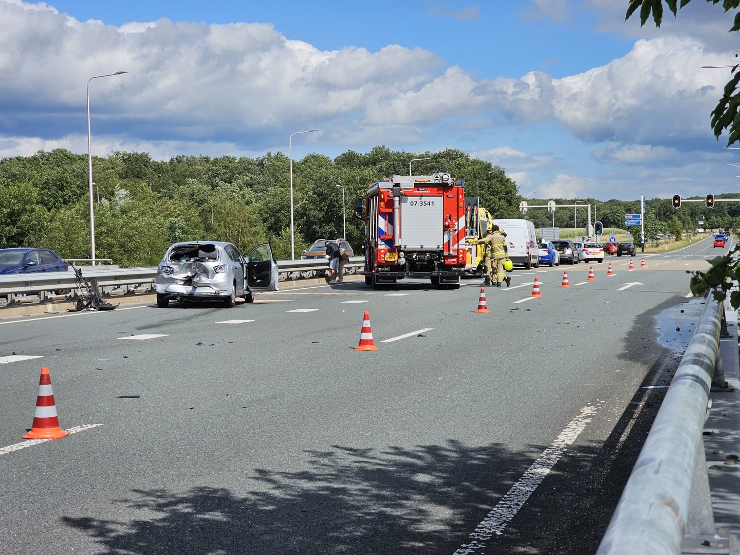 Twee gewonden bij zware kop-staart botsing