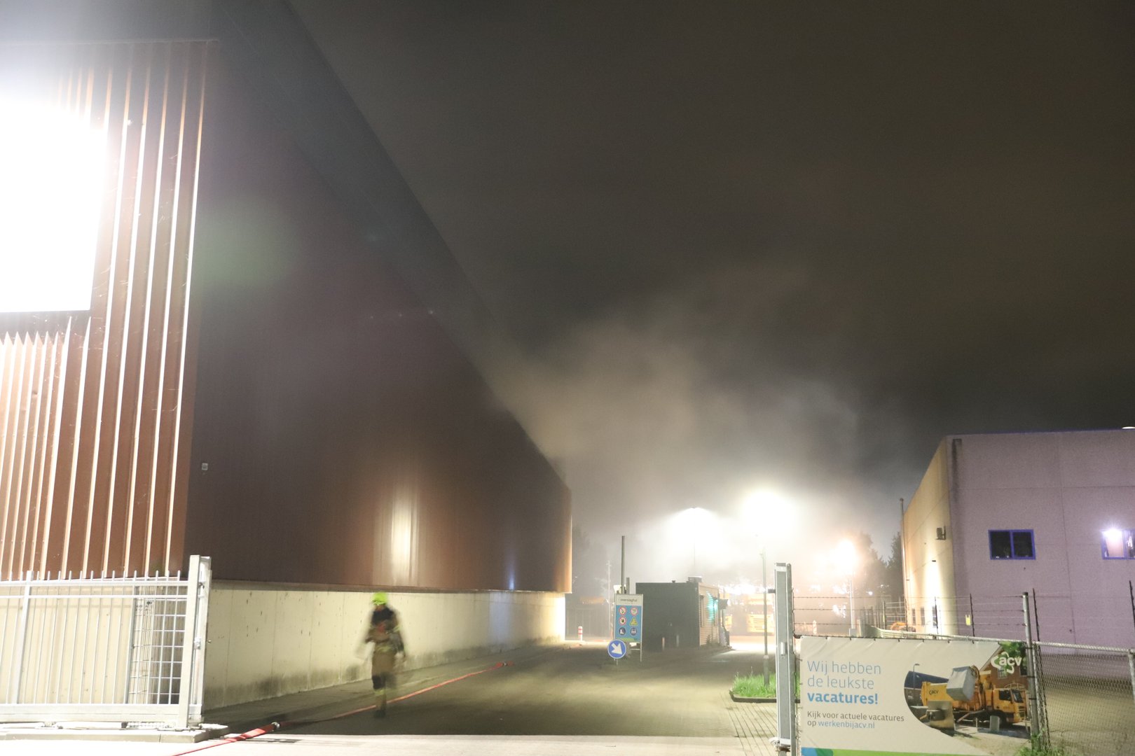 Felle brand bij afvalbedrijf Ede