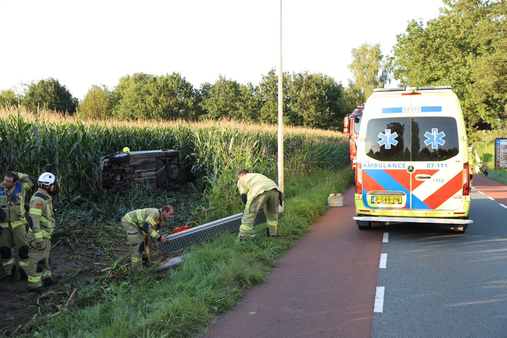 Dronken automobilist belandt in maisveld