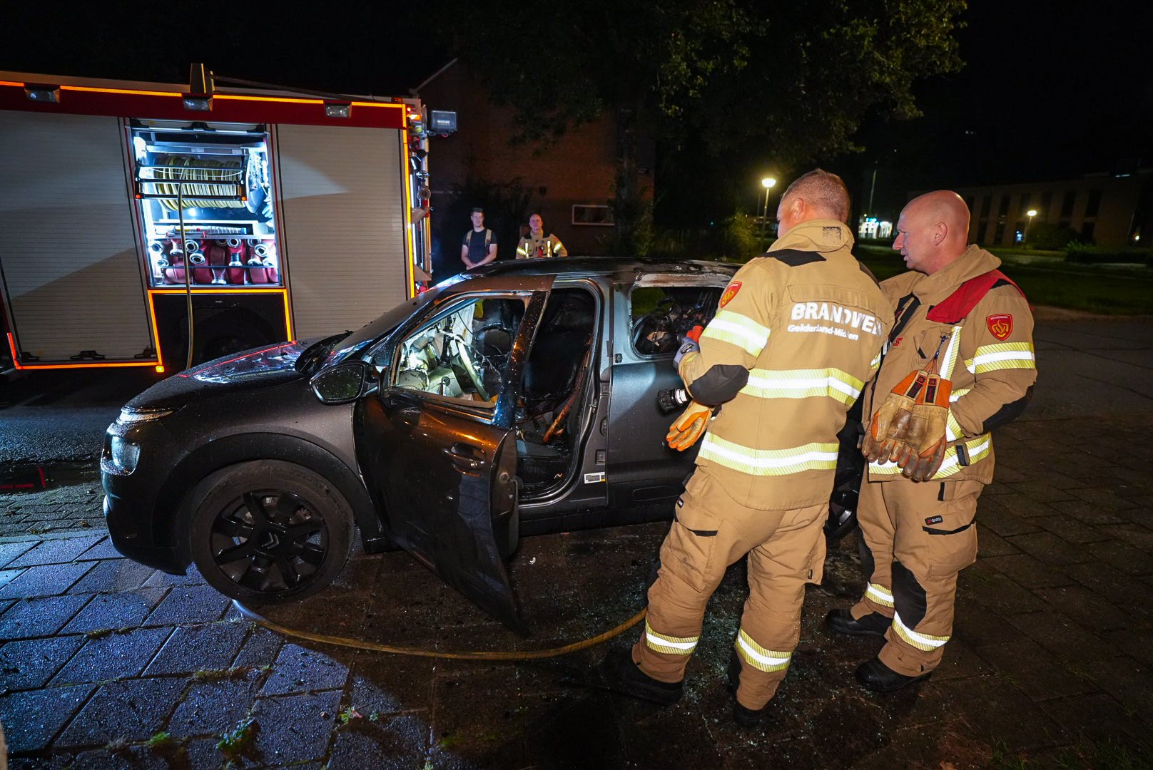 Tweede autobrand in nacht tijd in Arnhem