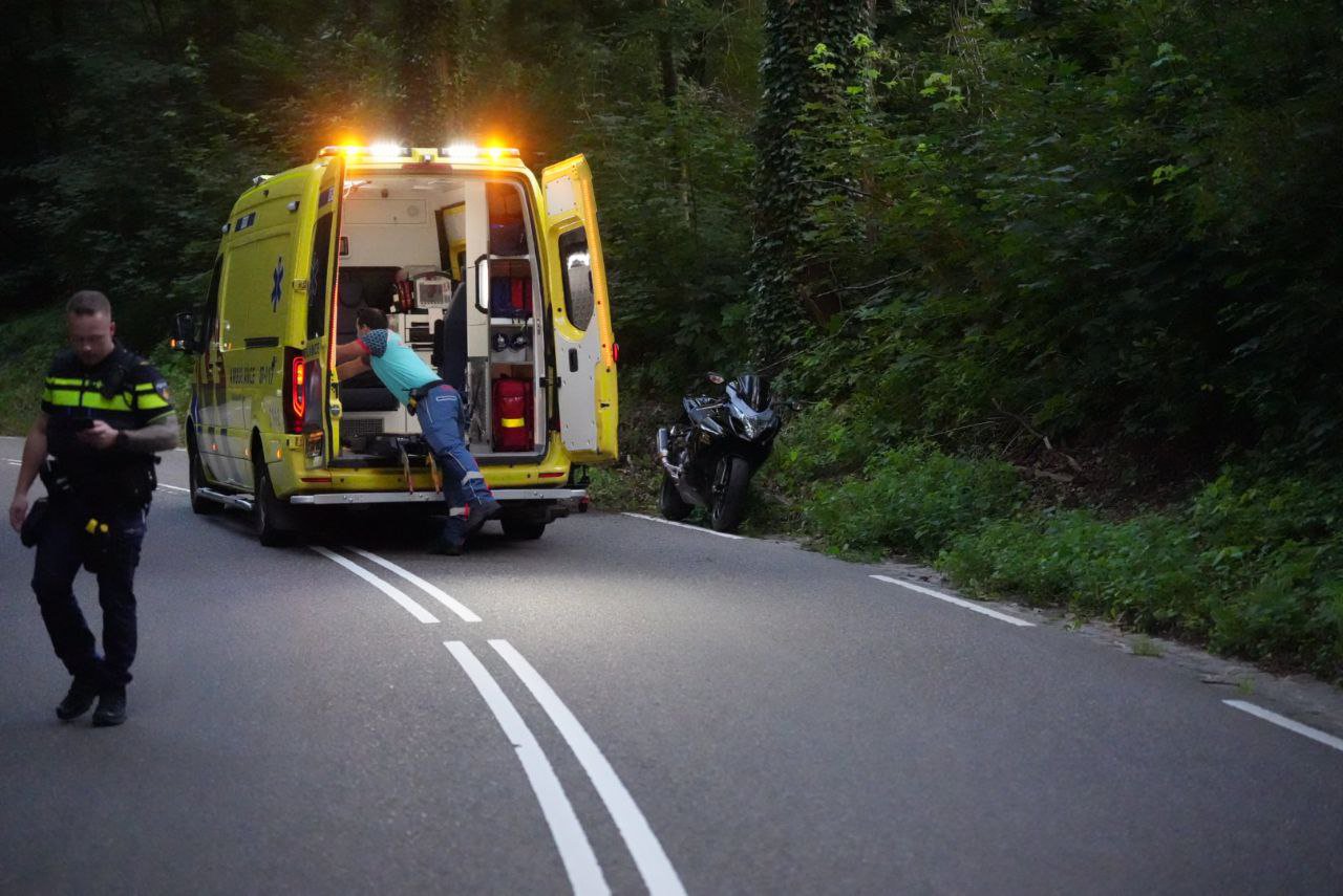 Motorrijder raakt gewond bij val in Arnhem