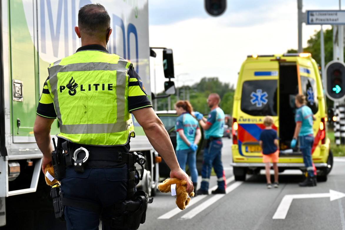 Politie traumabeertjes vinden nieuwe eigenaren na aanrijding