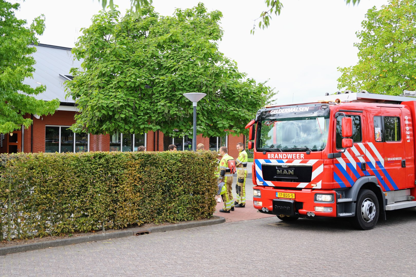 Vlam in de pan tijdens maken popcorn, school ontruimd
