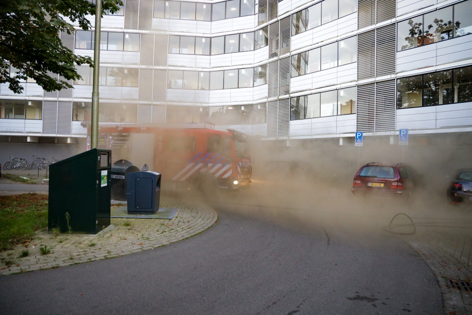 Matrassen in brand in berging van flat