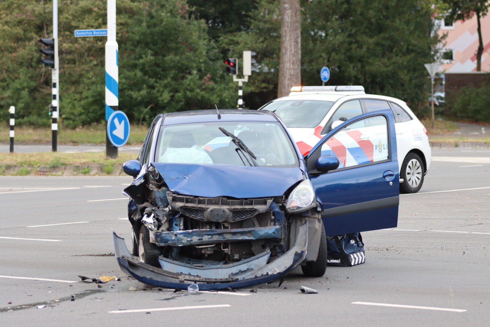 Veel schade na botsing op kruising