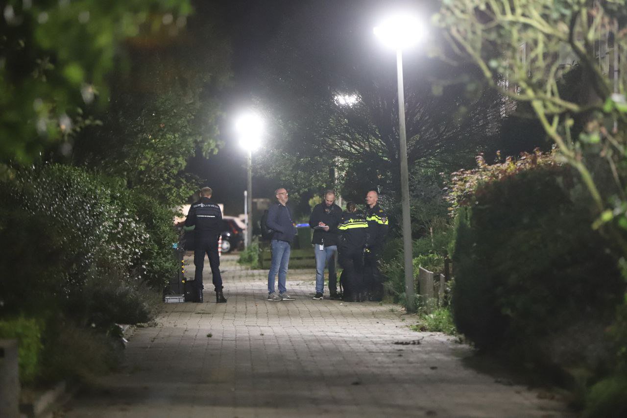 Dode gevonden in woning, politie start onderzoek