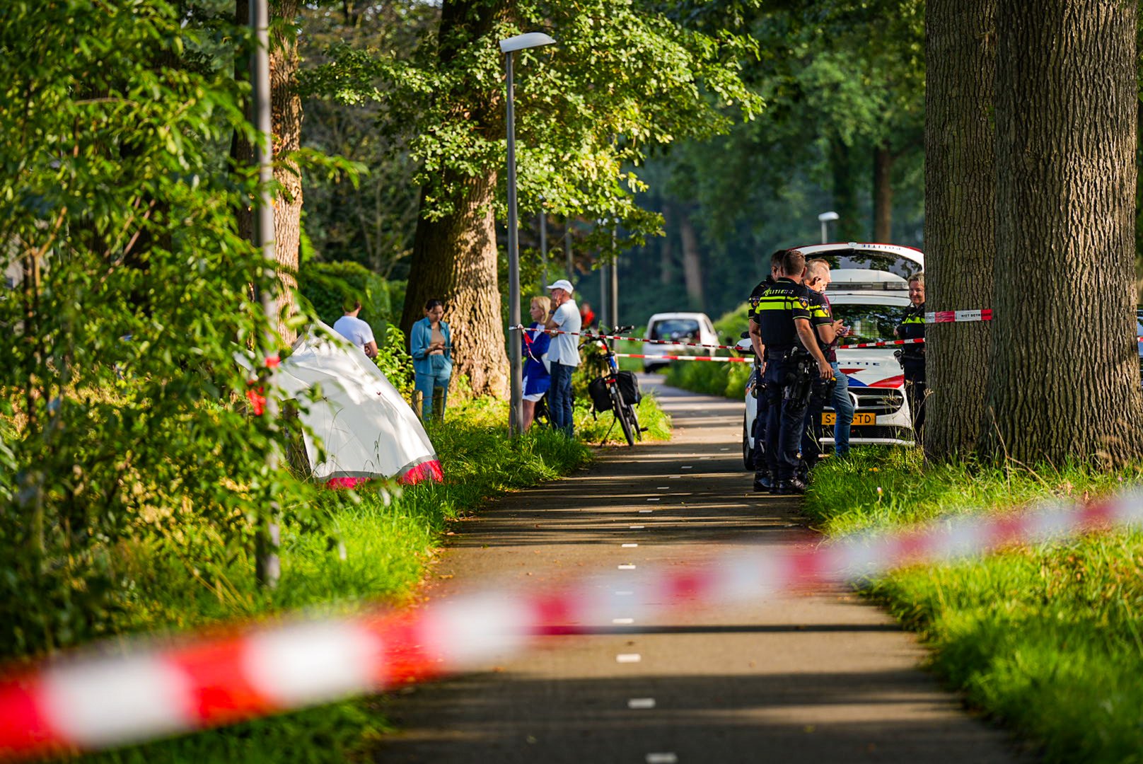 Overleden fietser gevonden in een weiland