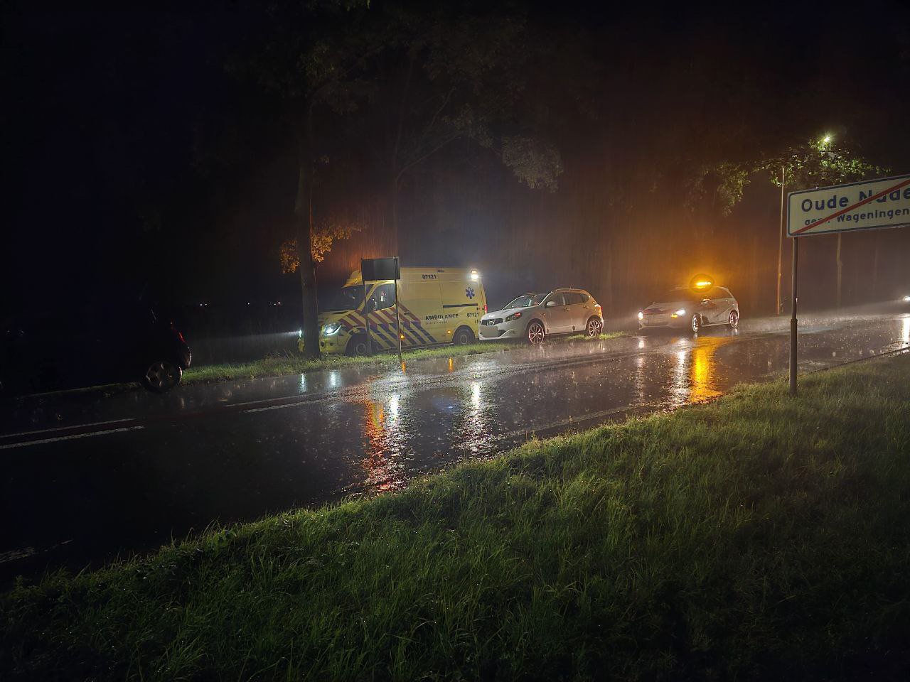 Bestuurder op de vlucht na kop-staartbotsing
