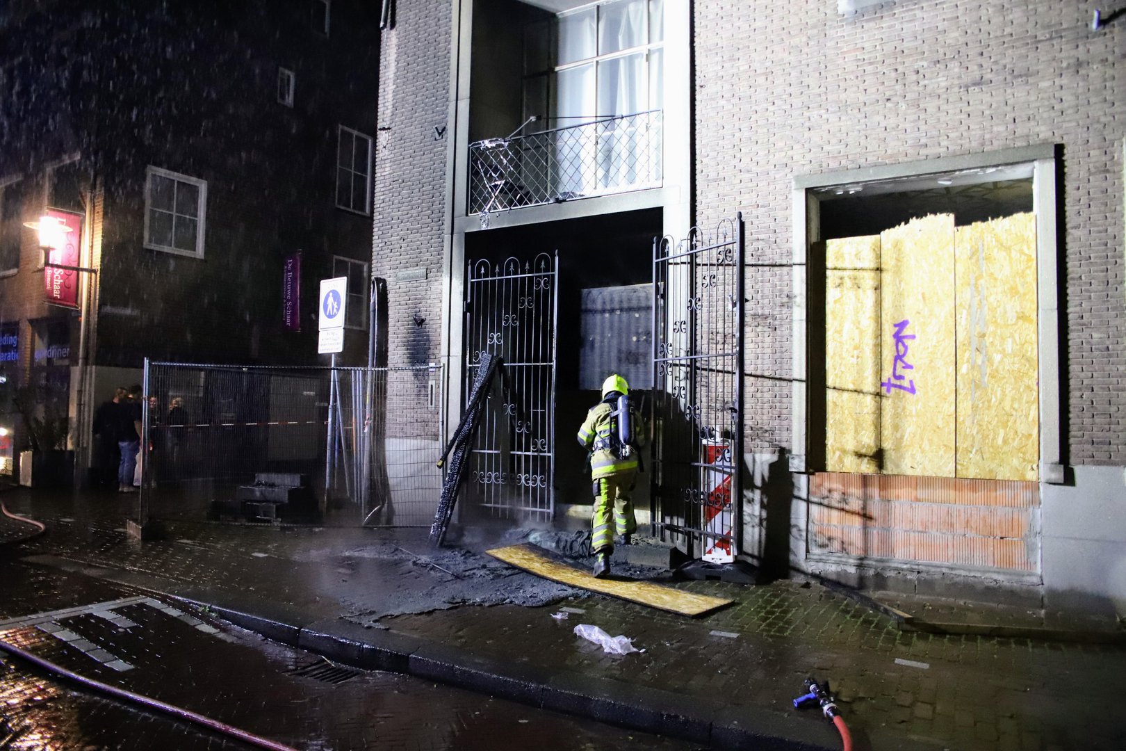 Bewoners geëvacueerd na brand
