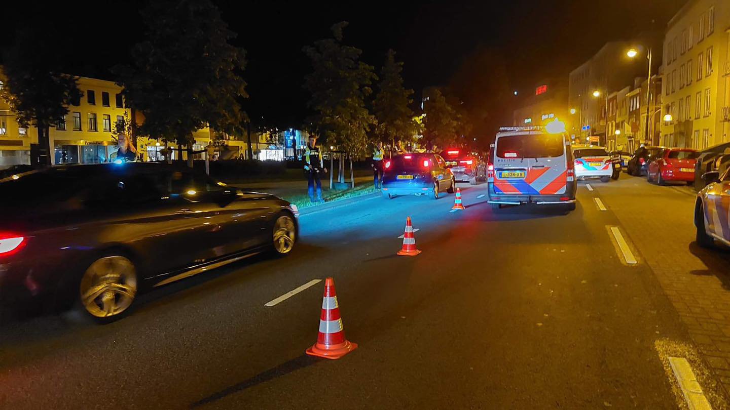 Controle Arnhem centrum: vele bekeuringen en rijbewijzen ingevorderd