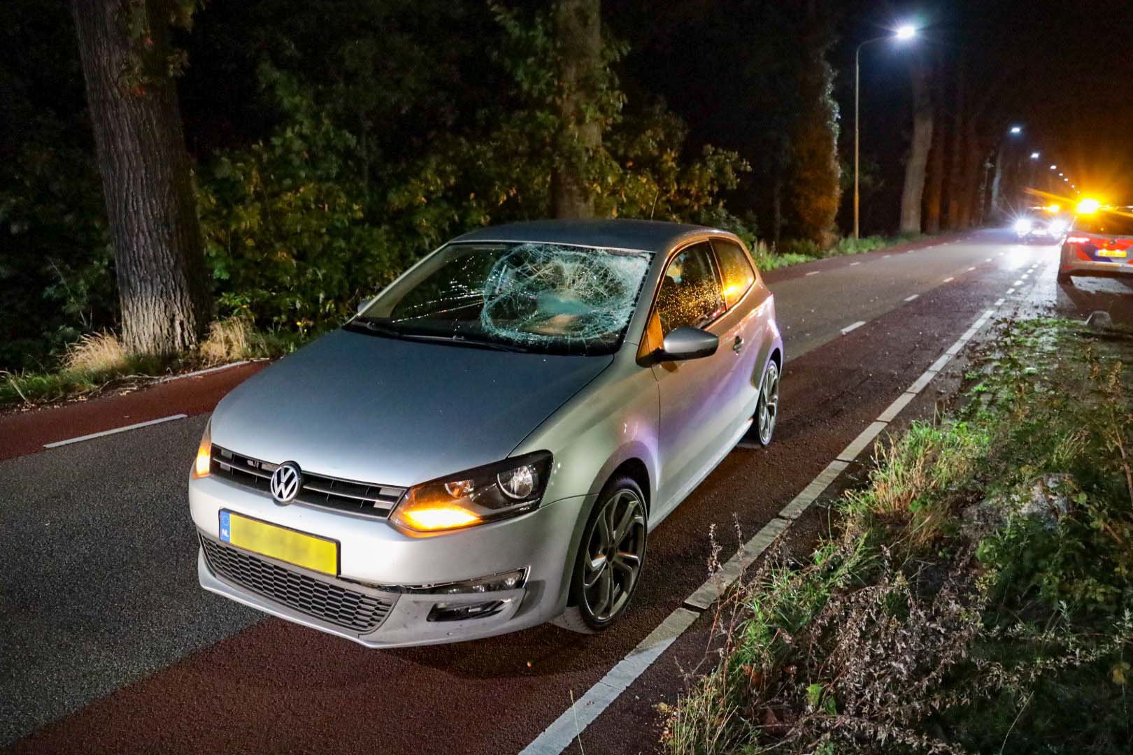 Militair vliegt meters door de lucht na aanrijding