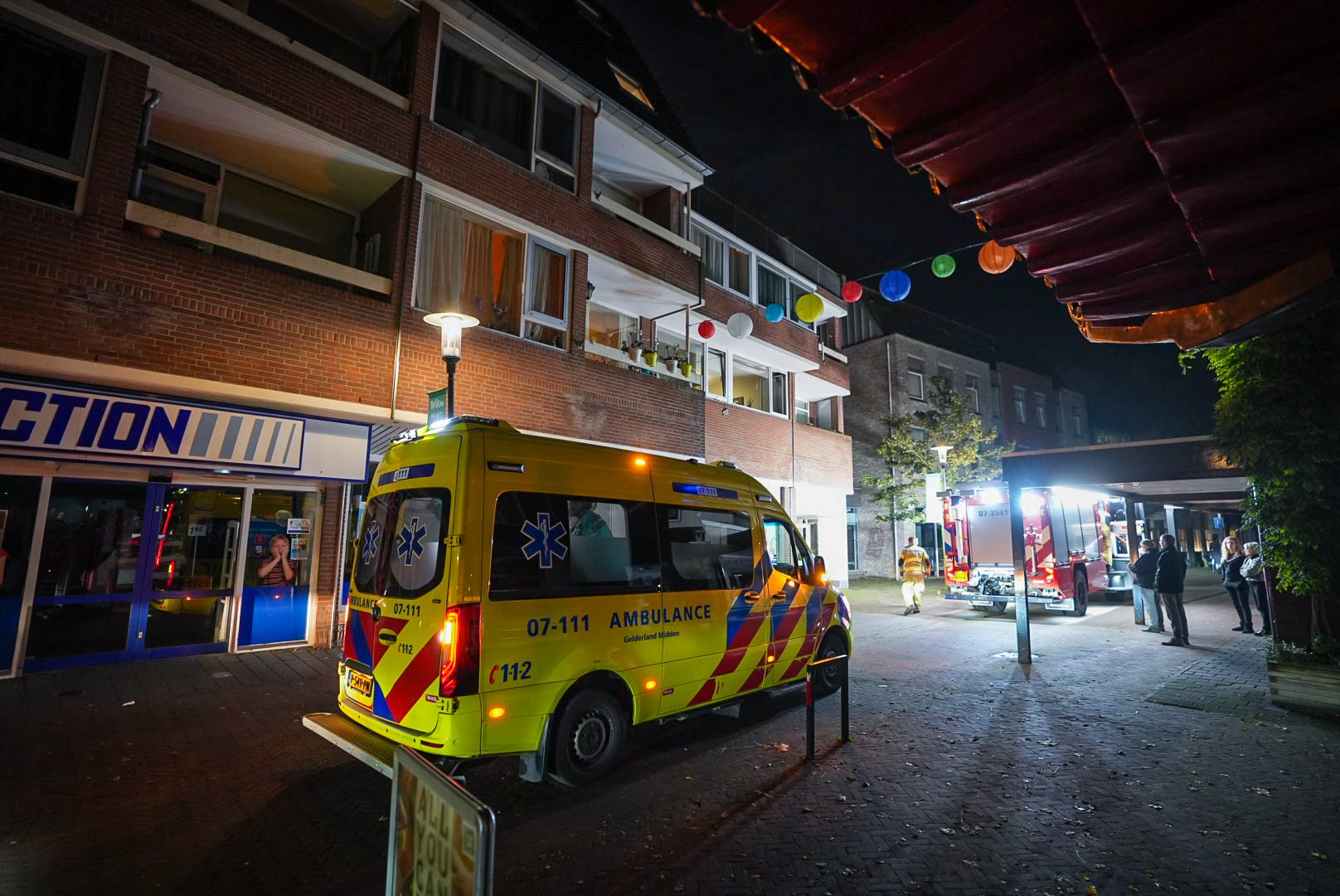 Vrouw met spoed naar ziekenhuis na brand in haar keuken