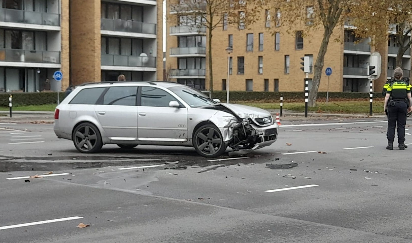 Veel schade na ongeval op kruispunt