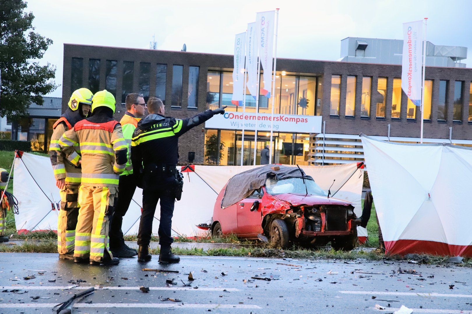 Automobilist (53) overleden na uitwijken van afslaande medeweggebruiker