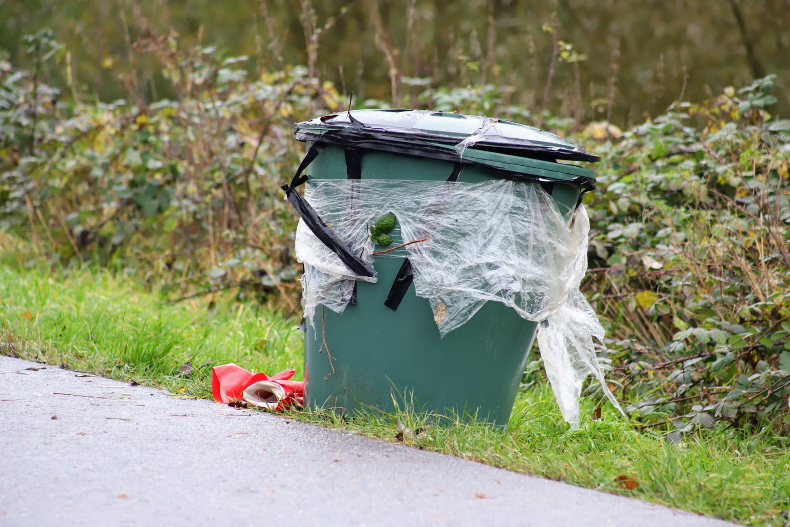 Vat met mogelijk drugsafval gedumpt