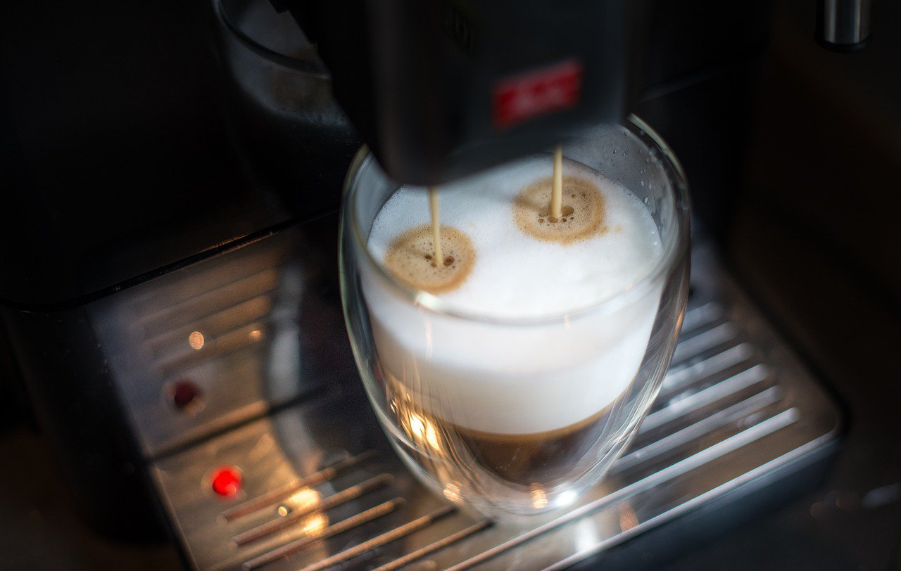 Koffiemachine Kopen of Huren voor je Bedrijf: Een Kwestie van Afweging
