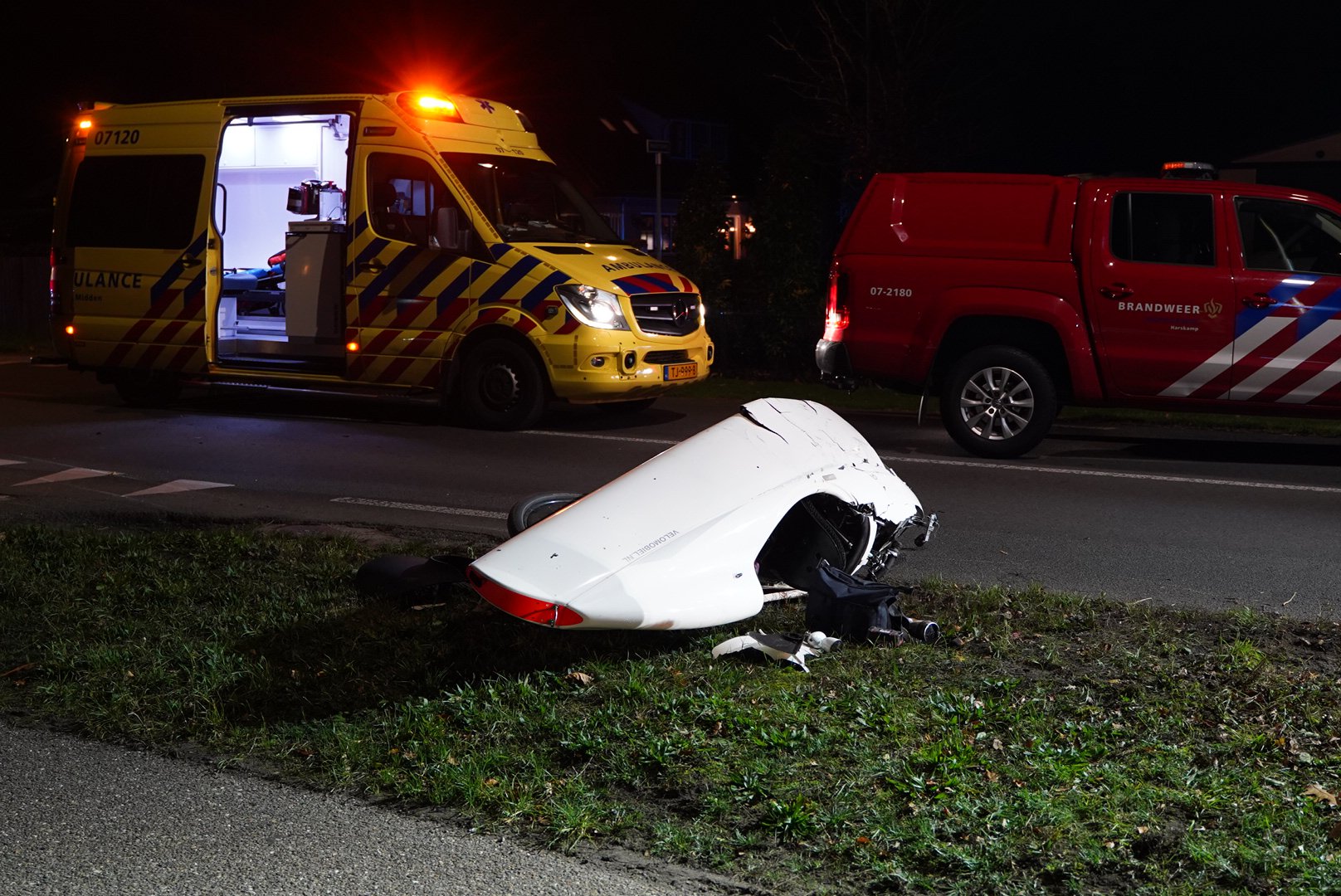 Ligfietser ernstig gewond na aanrijding met auto