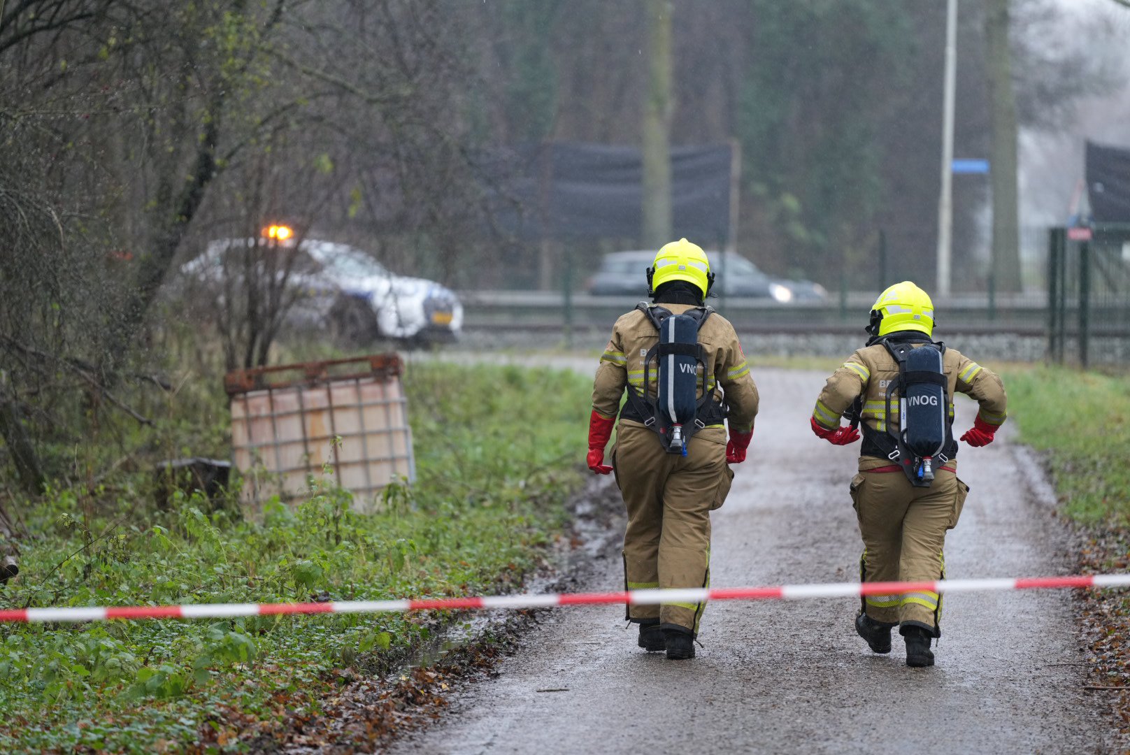 Drugsafval gedumpt op afgelegen weg bij Didam