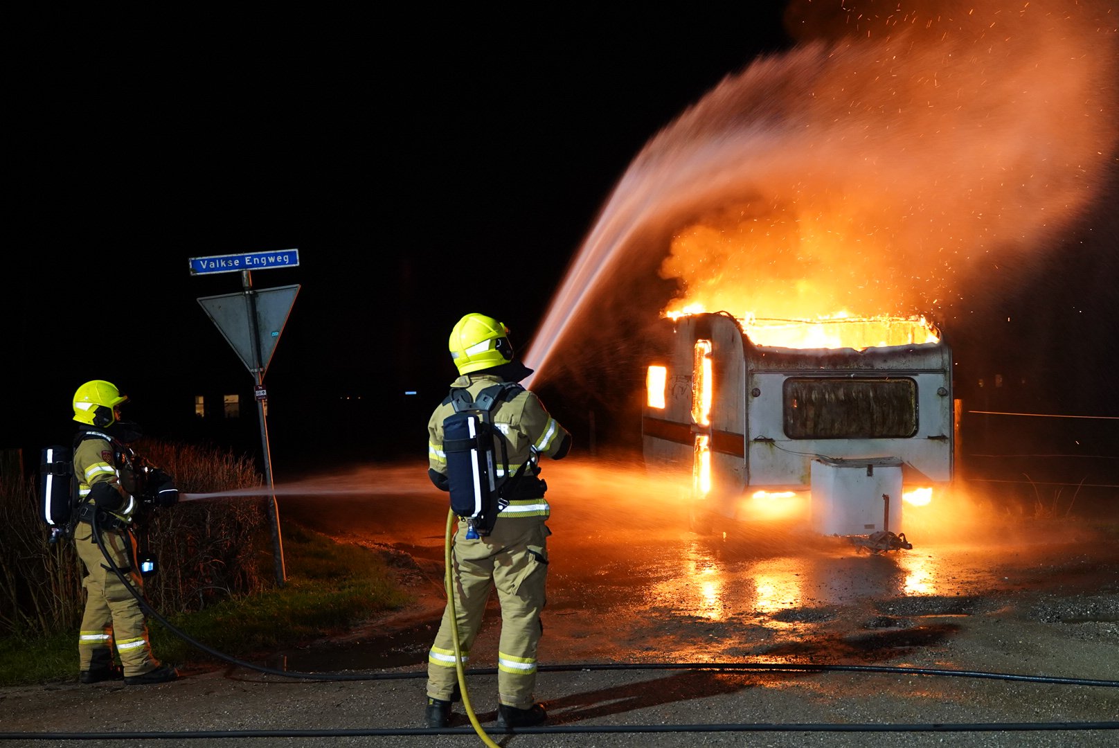 Caravan volledig uitgebrand