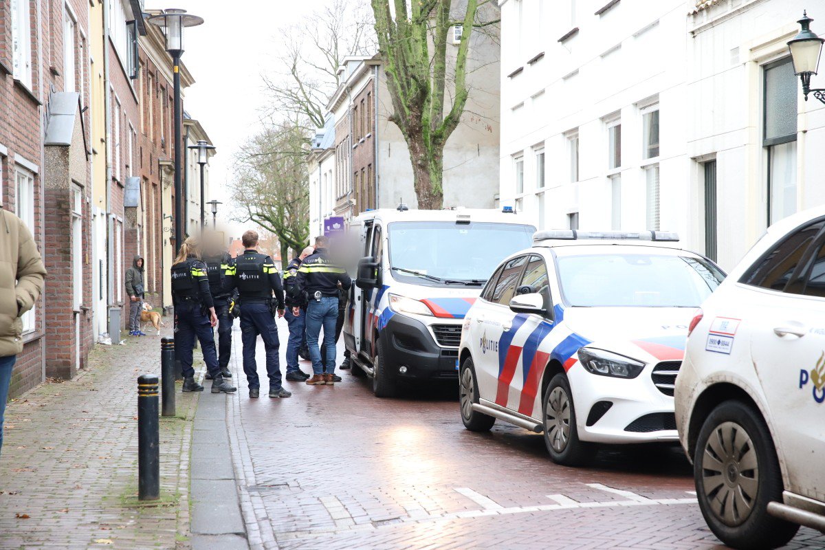 Vier aanhoudingen na overval op meubelzaak