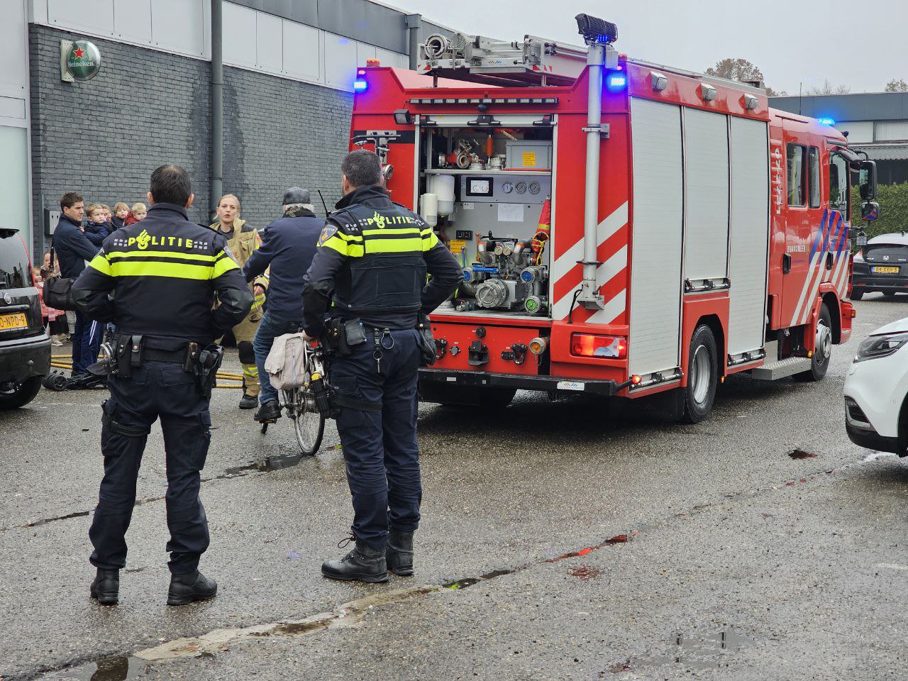 Frituurpan vat vlam in keuken bij Monkeytown