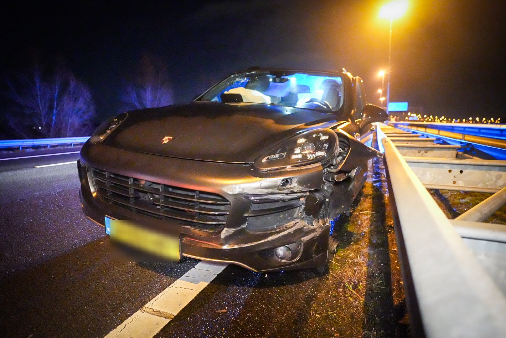 Spookrijder veroorzaakt ongeval op A50