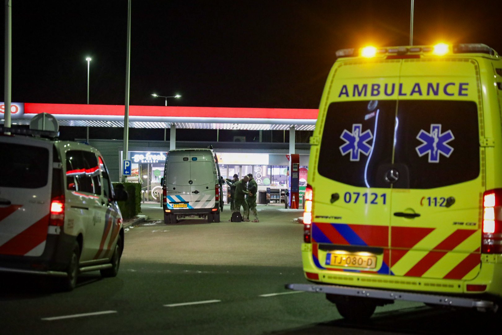 Mogelijk explosieven in auto bij tankstation