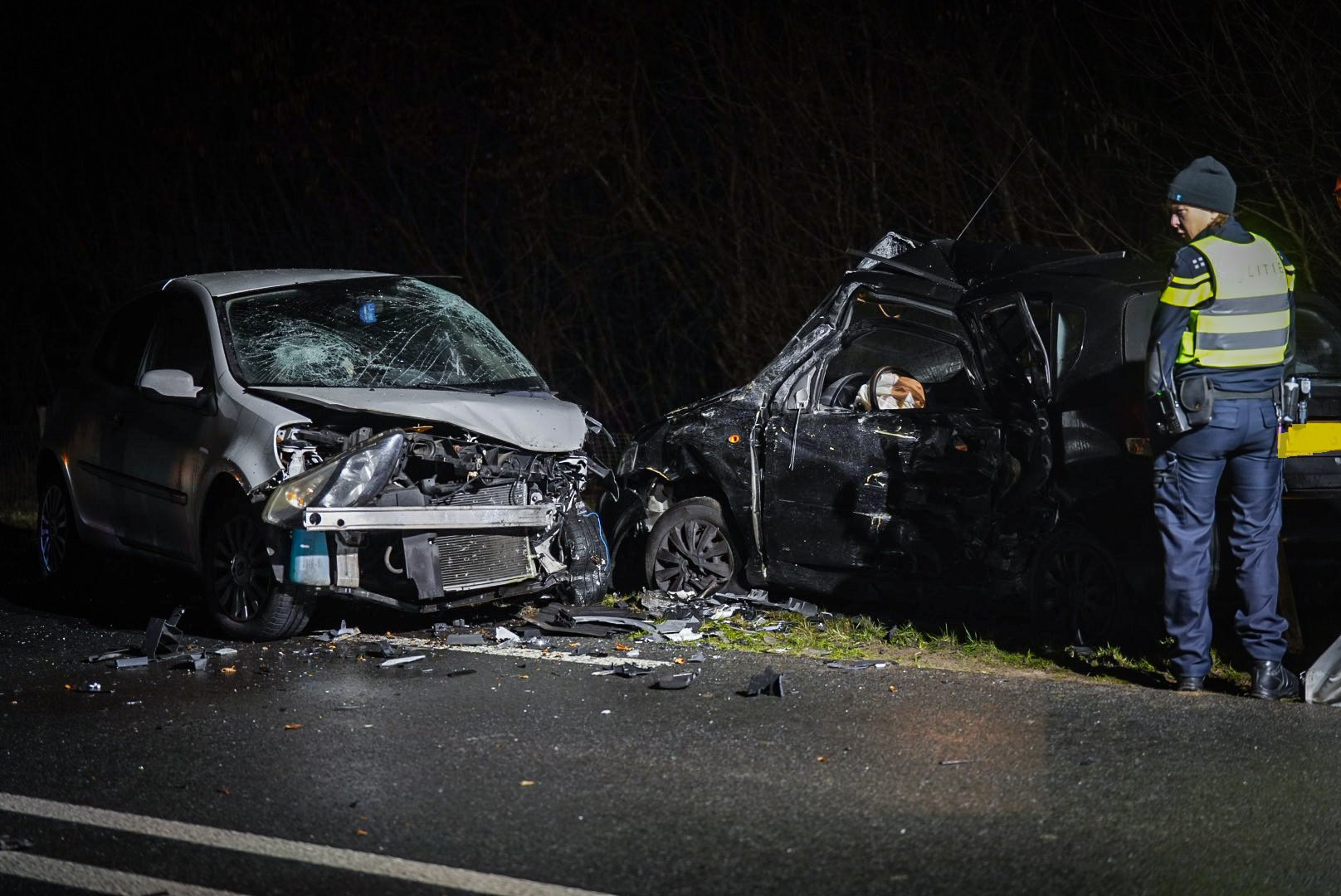 (Foto-update) Dode en gewonde na botsing tijdens extreme gladheid