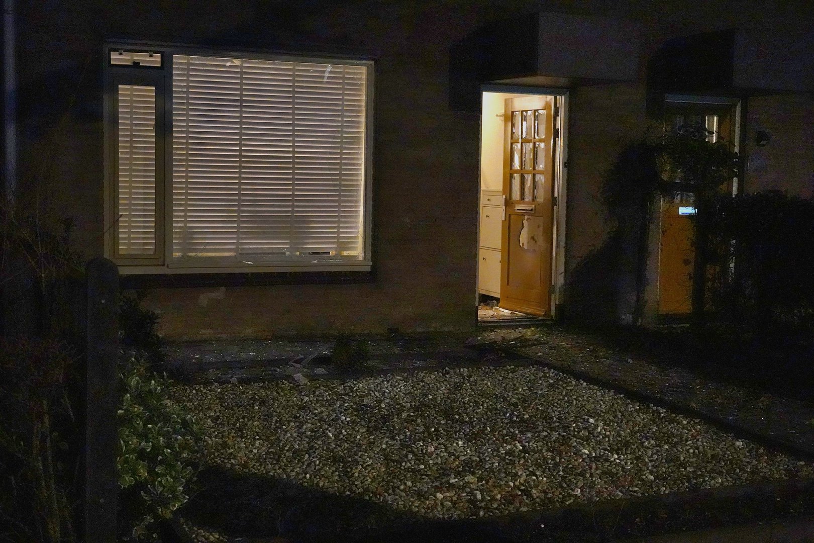 Veel schade aan woning nadat explosief af gaat