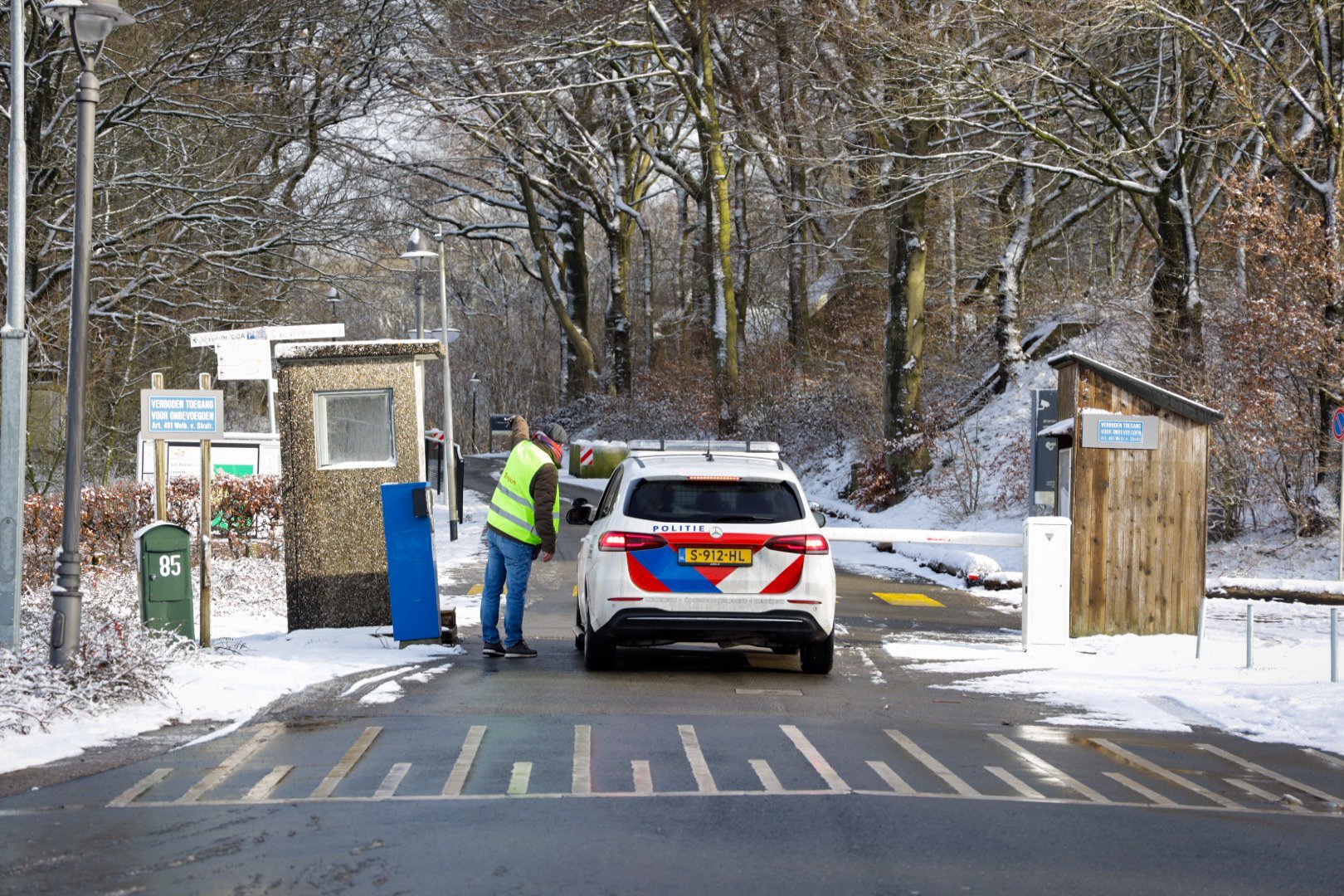 Mogelijk steekincident in asielzoekerscentrum Deelen, een persoon aangehouden
