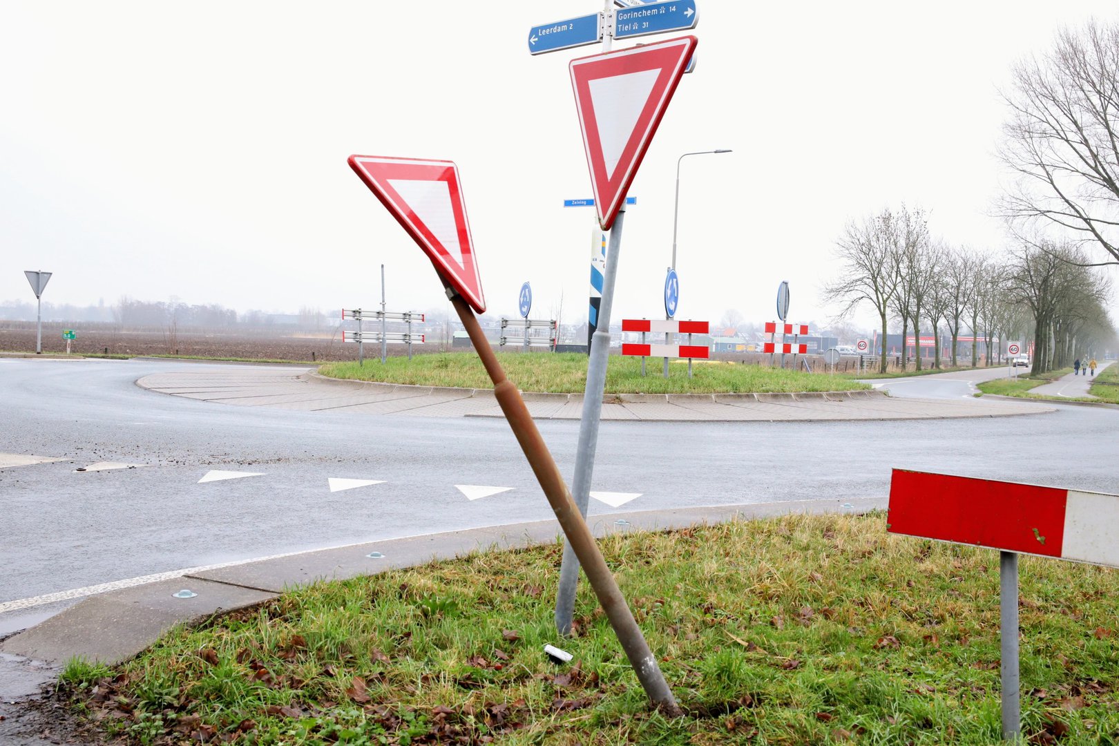 Meerdere vernielingen op de weg tussen Heukelum en Asperen