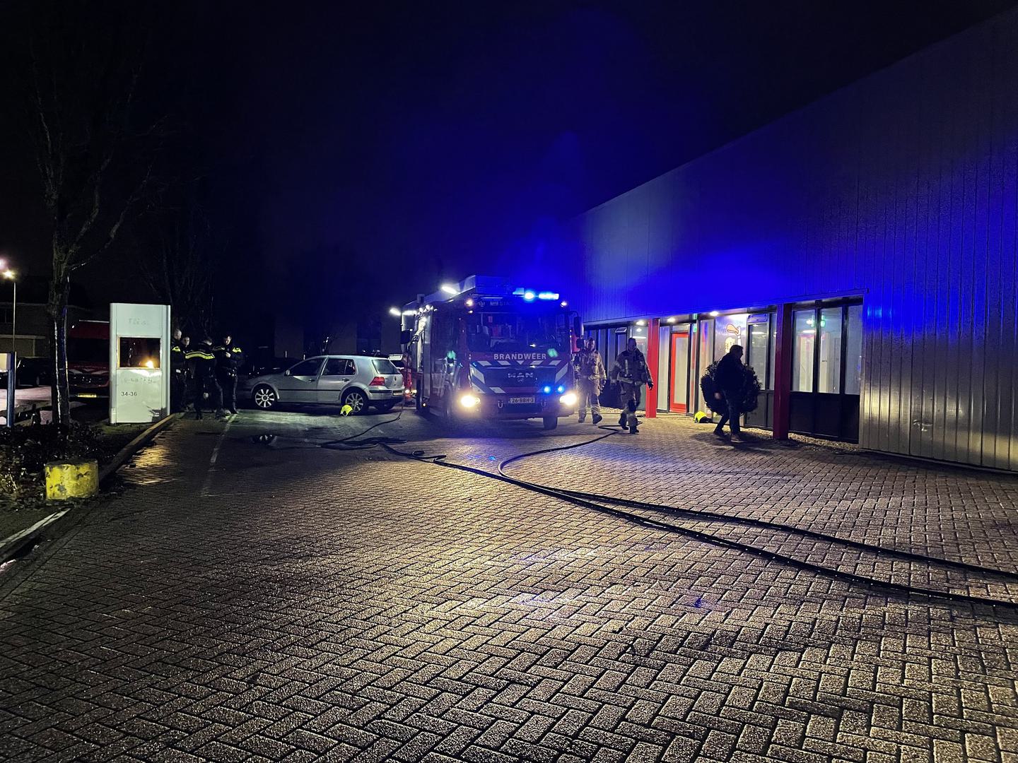 Smeulende plaat zorgt voor rookontwikkeling in bedrijfspand