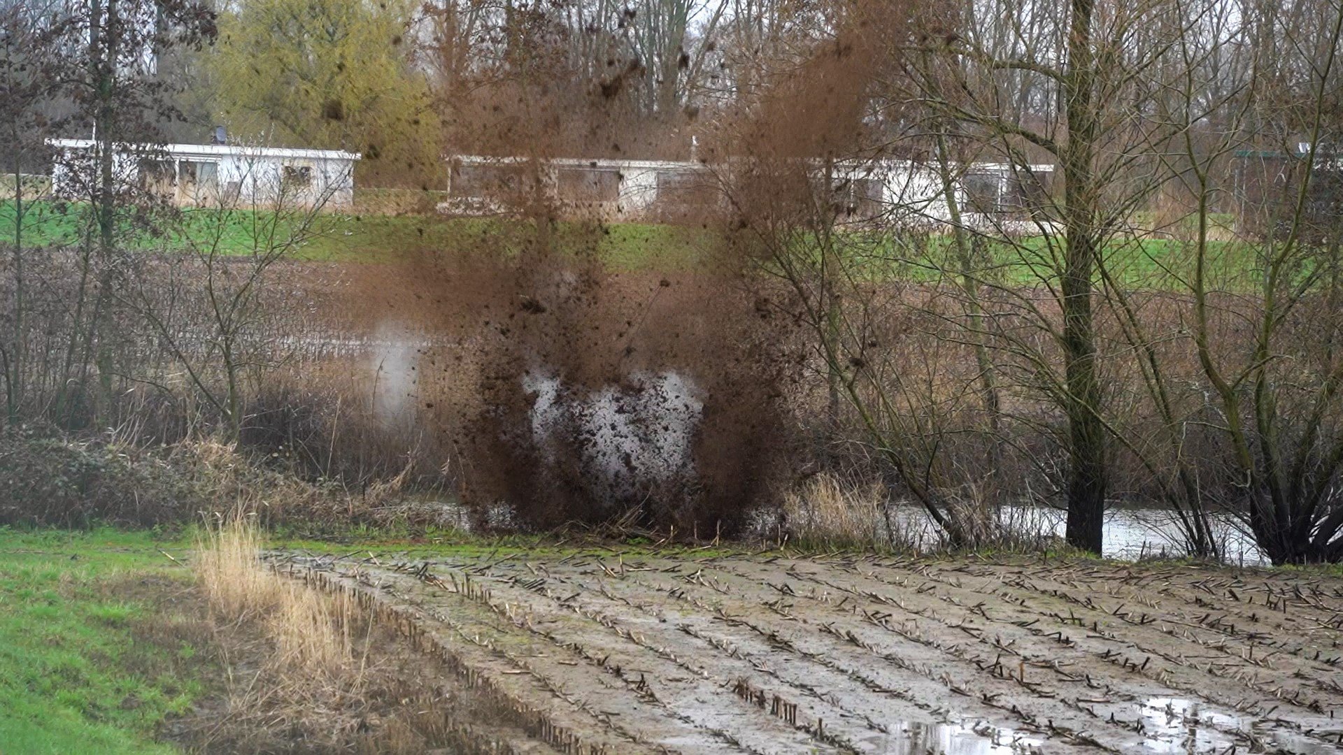 Explosief tot ontploffing gebracht door EOD in Angerlo