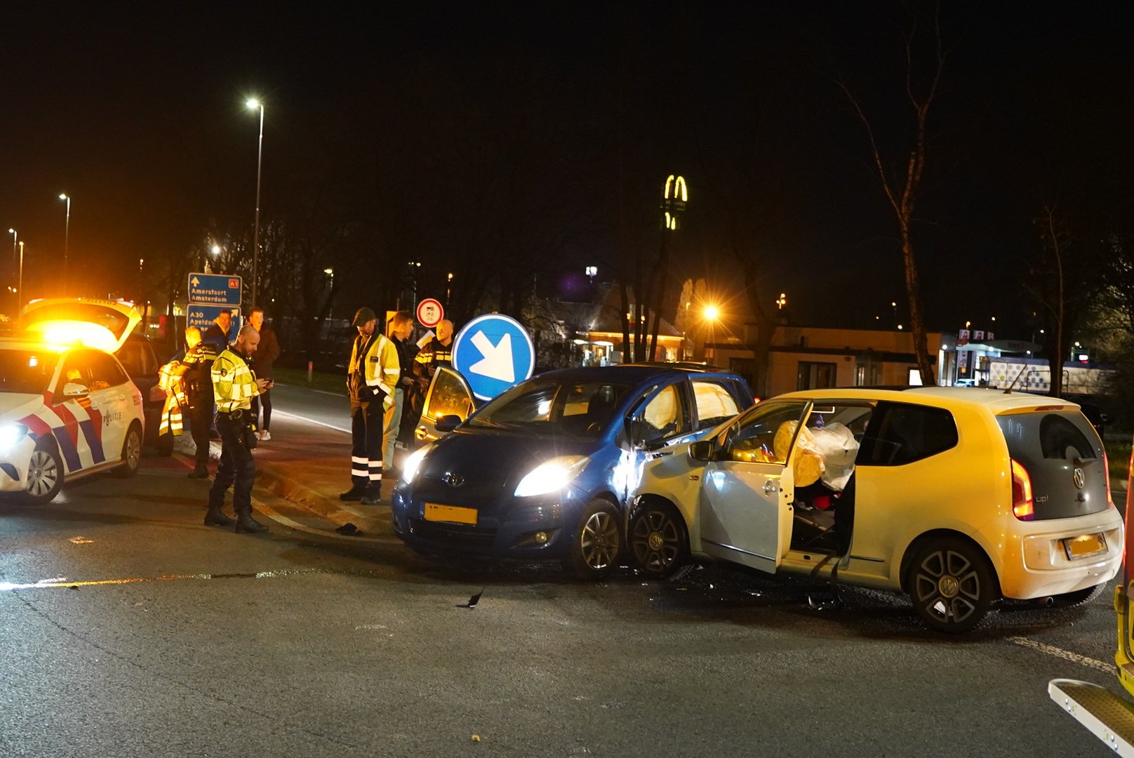 Voorrangsfout zorgt voor aanrijding, meerdere personen lichtgewond