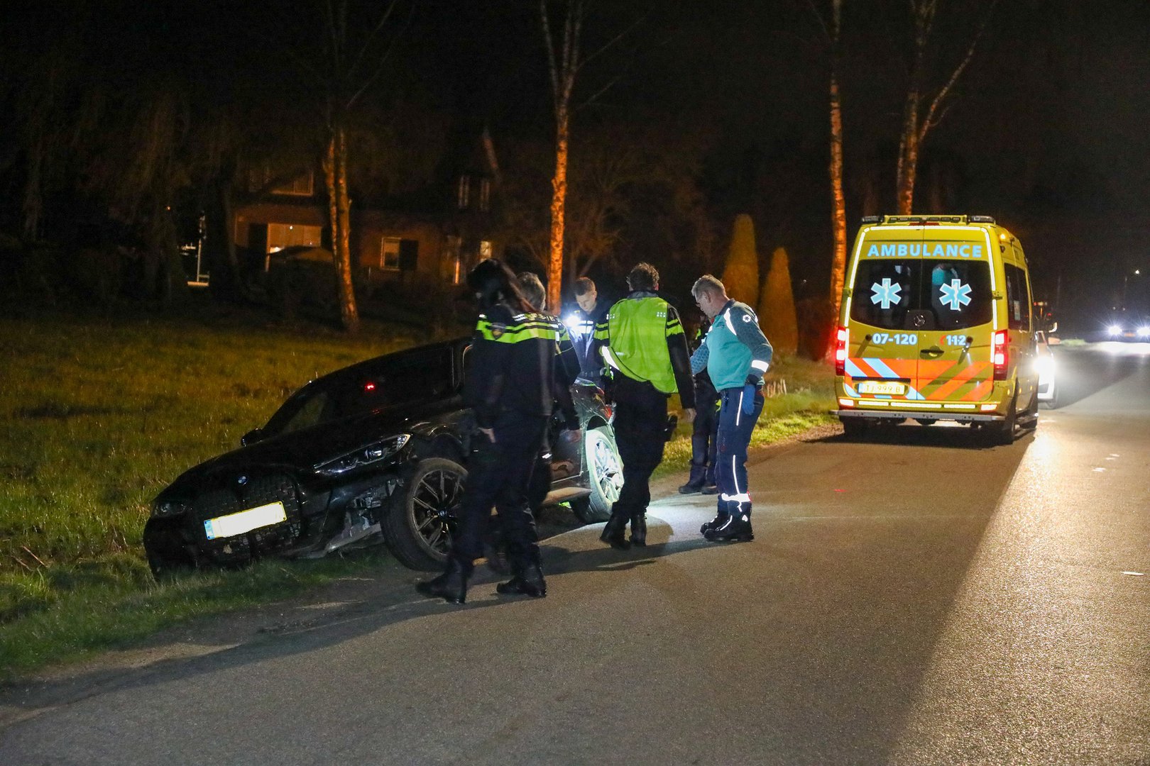 Automobilist eindigt in greppel en weigert blaastest