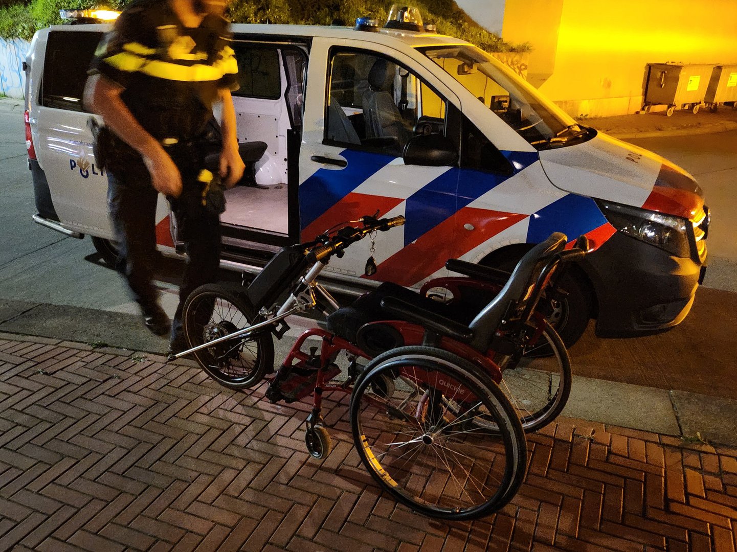 Man belandt met rolstoel op het spoor, treinverkeer stilgelegd