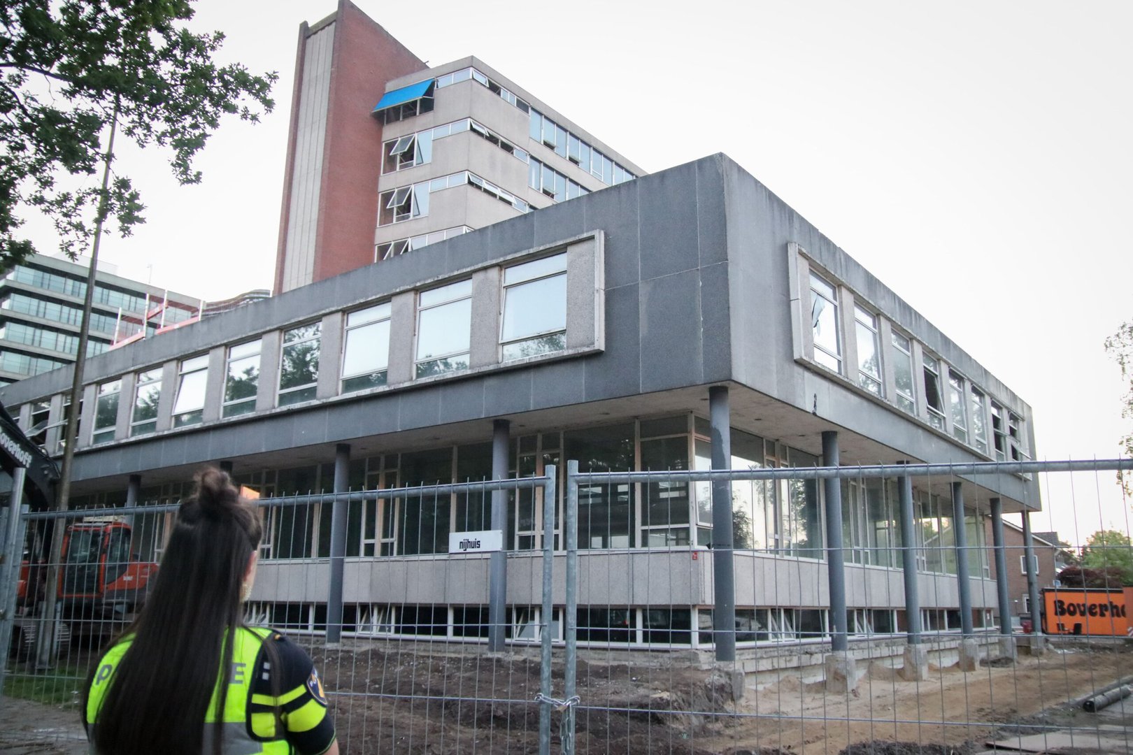 Jongeren uit verlaten pand gehaald door politie