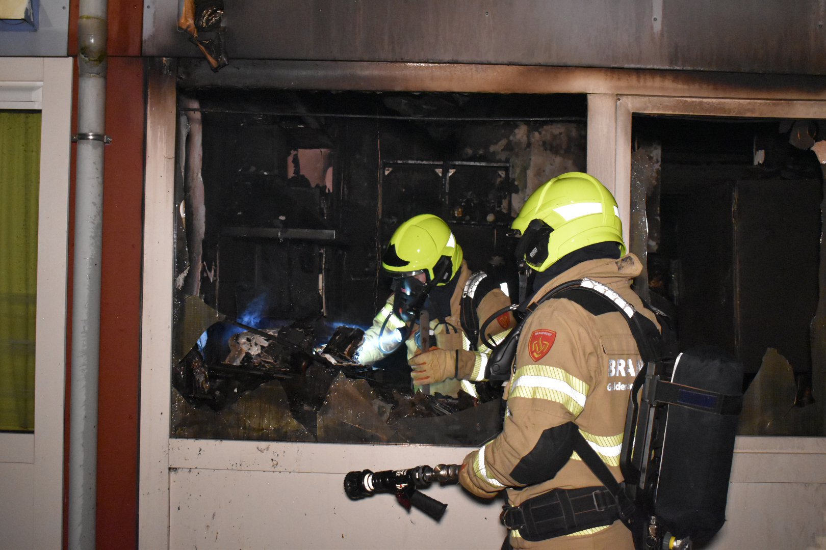 Kat overleden tijdens grote uitslaande woningbrand