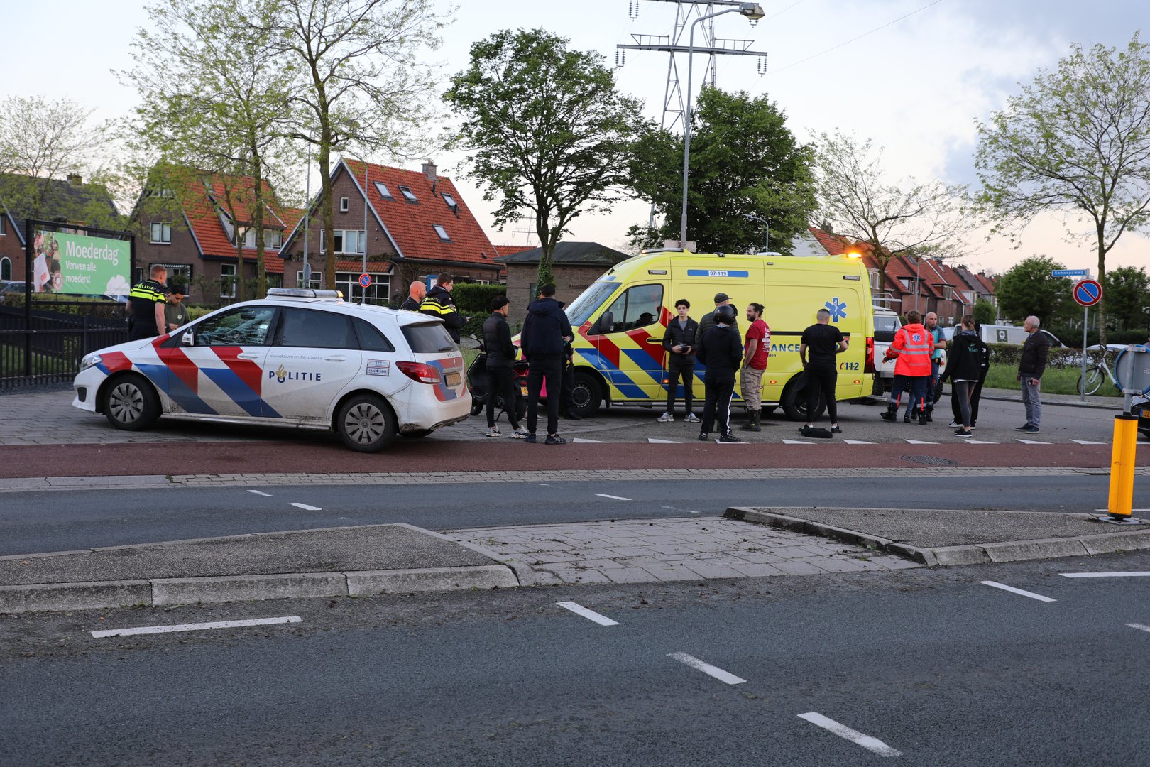 Twee gewonden na ongeval tussen scooter en auto