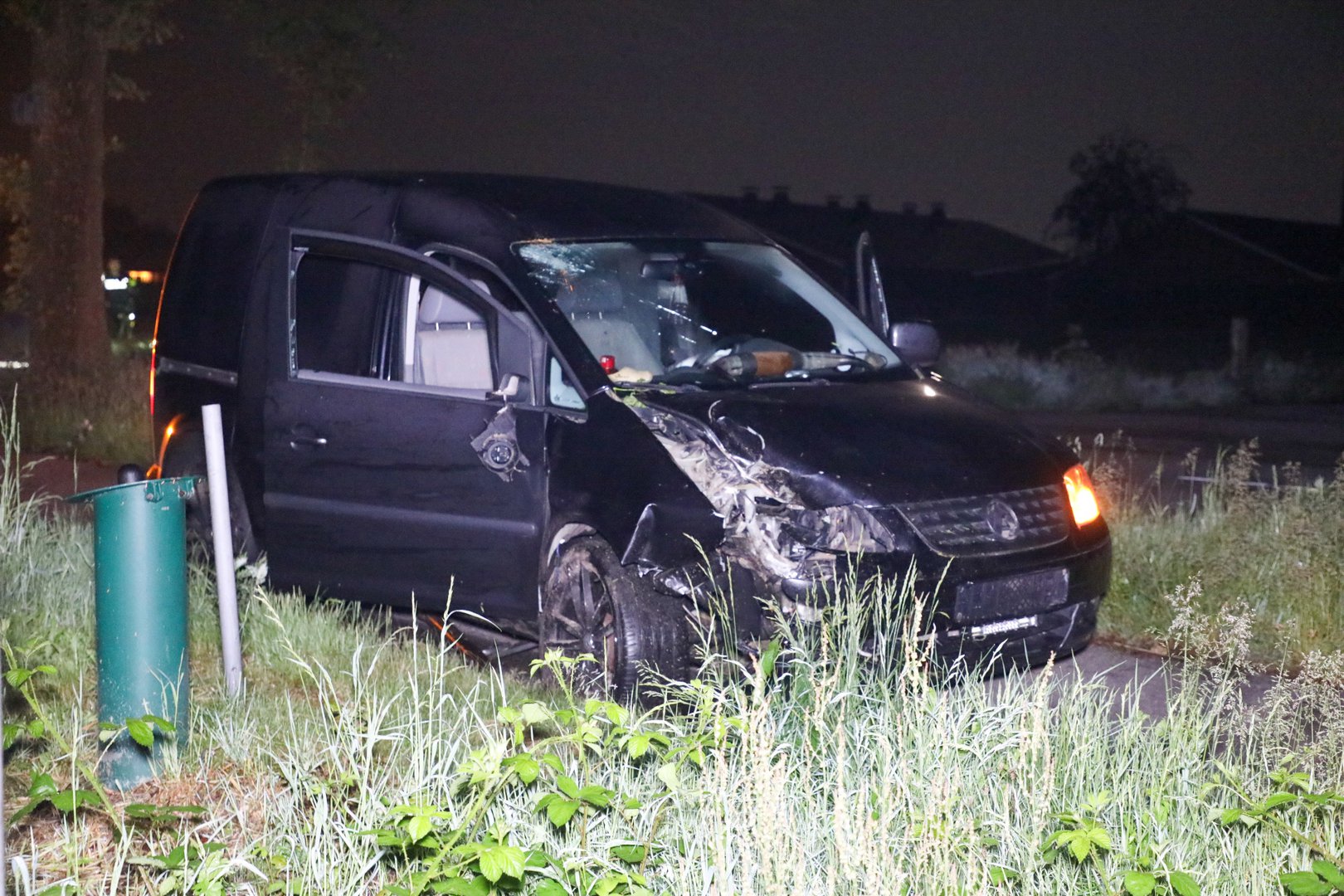 Dronken bestuurder veroorzaakt eenzijdig ongeval en wordt aangehouden