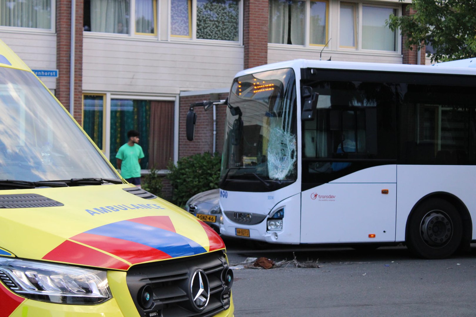 Fietsster raakt gewond na botsing met lijnbus